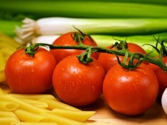 西紅柿出現(xiàn)根腐病怎么治，怎么預(yù)防？